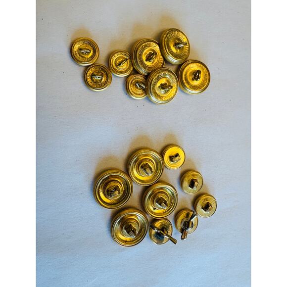 (17) Vintage Military Button Eagle Gold Tone 8 are marked Waterbury - 9 unmarked - Picture 3 of 7